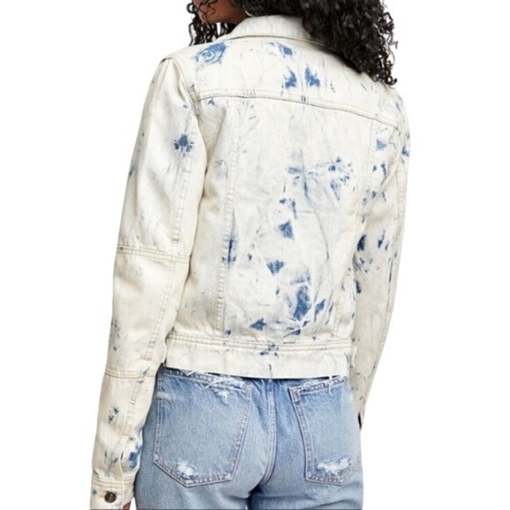 Free People Rumors Button Front Denim Jean Jacket Jones Blue Medium NWT MSRP $98 - Picture 3 of 4